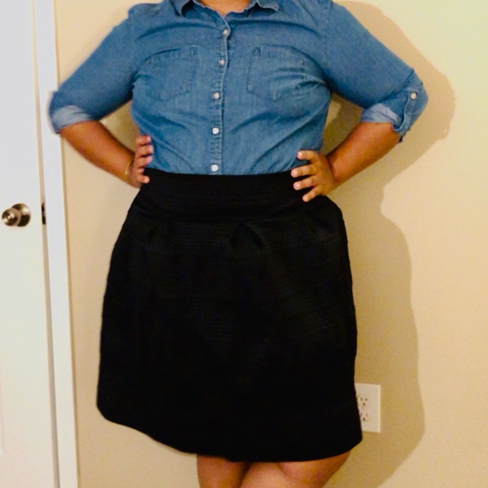 Black high waisted round skirt